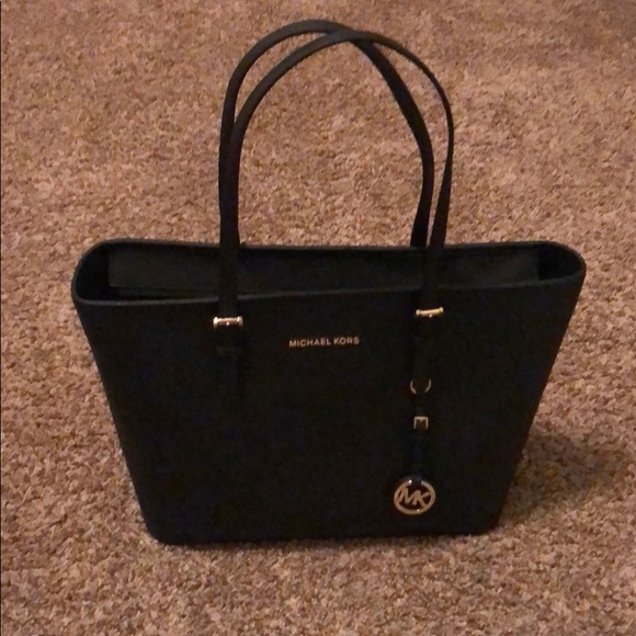 Michael Kors Handbags - Michael Kors Jet Set Tote